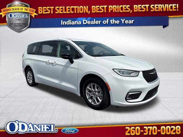 2024 Chrysler Pacifica Touring L for sale in New Haven, IN