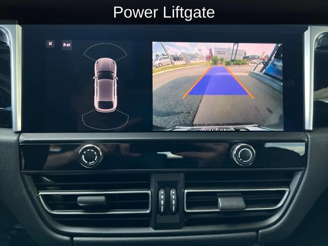 2022 Porsche Macan Macan