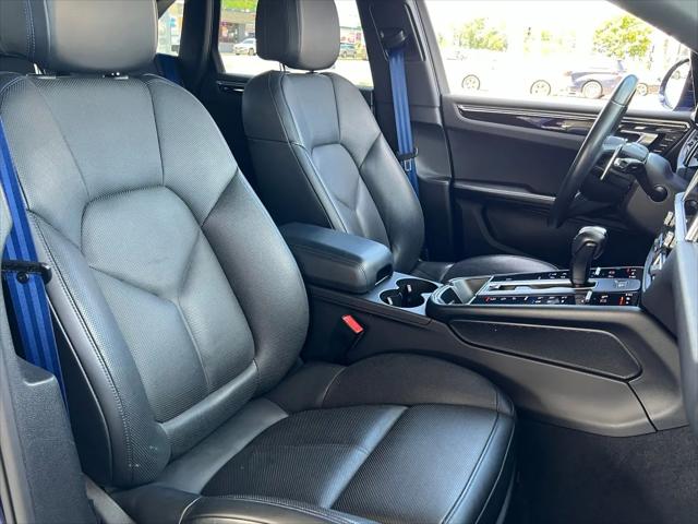 2022 Porsche Macan Macan