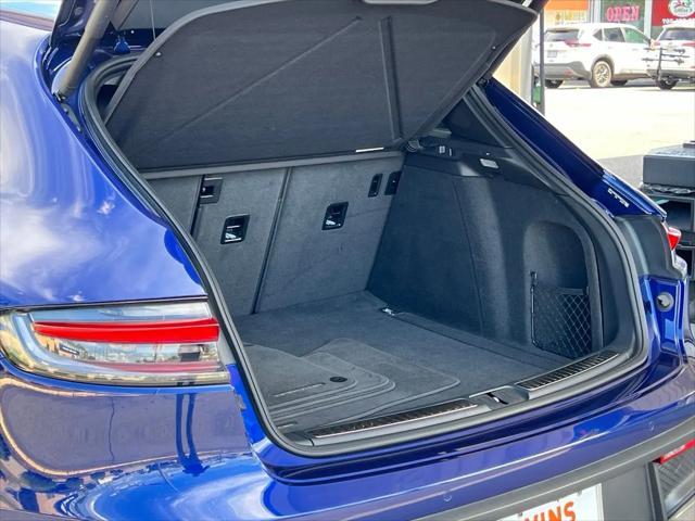 2022 Porsche Macan Macan