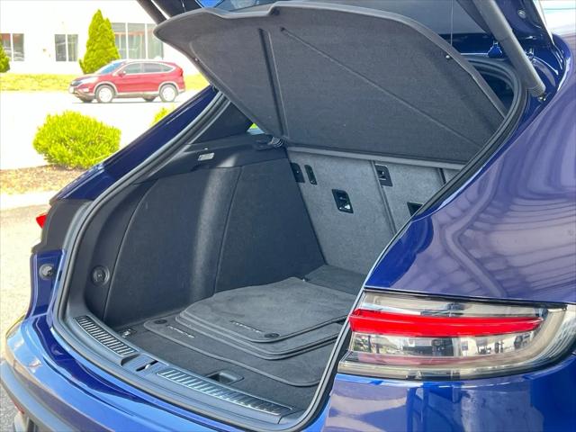 2022 Porsche Macan Macan