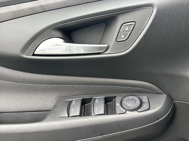 2026 Buick NV Sport Touring FWD