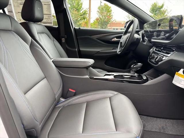 2026 Buick NV Sport Touring FWD