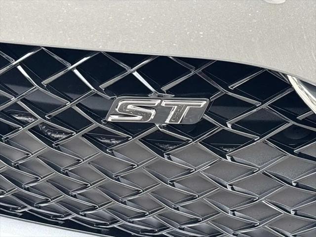 2026 Buick NV Sport Touring FWD