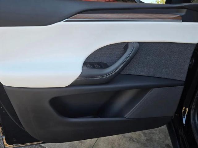 2023 Tesla Model X Standard Range
