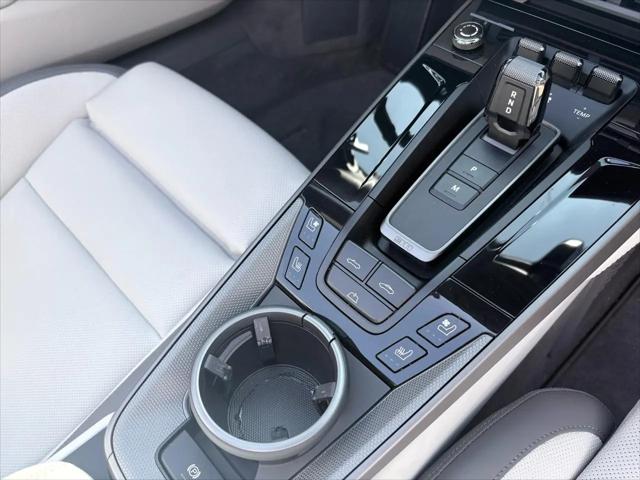2025 Porsche 911 Carrera Cabriolet