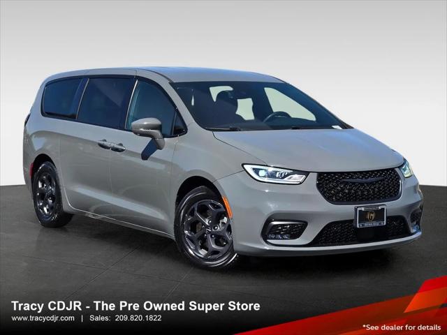 2022 Chrysler Pacifica Hybrid Touring L for sale in Tracy, CA