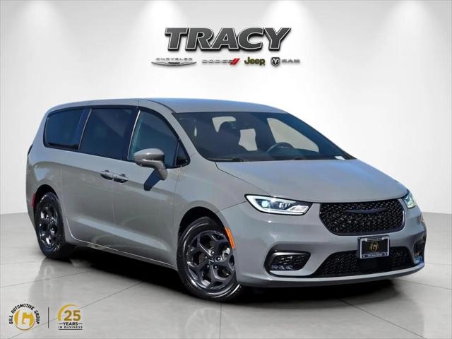 2022 Chrysler Pacifica Hybrid Touring L for sale in Tracy, CA