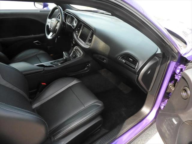 2016 Dodge Challenger SXT Plus