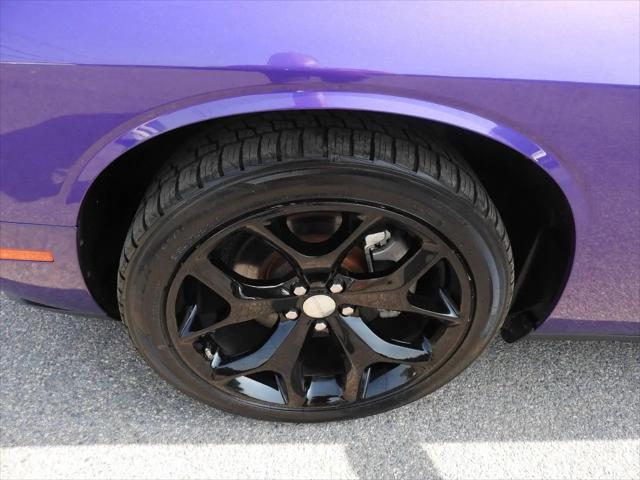 2016 Dodge Challenger SXT Plus