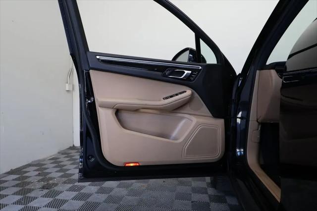 2019 Porsche Macan Macan
