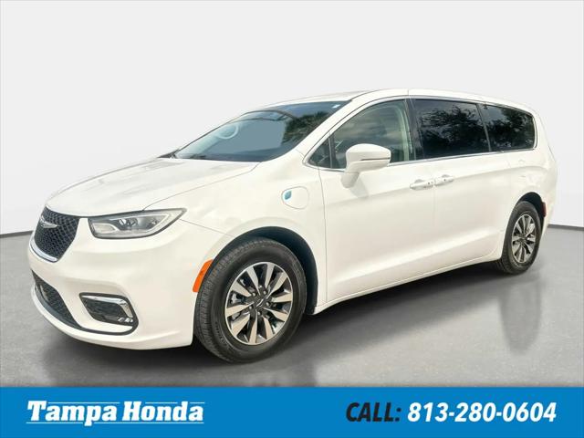 2022 Chrysler Pacifica Hybrid Touring L for sale in Tampa, FL