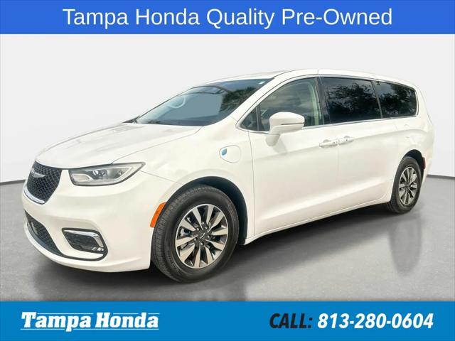 2022 Chrysler Pacifica Hybrid Touring L for sale in Tampa, FL