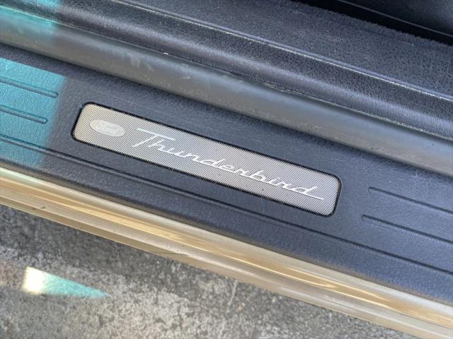 2005 Ford Thunderbird Deluxe