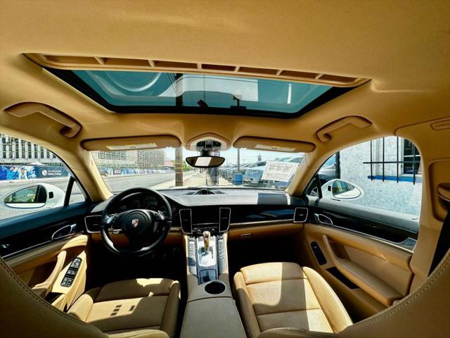 2013 Porsche Panamera Base