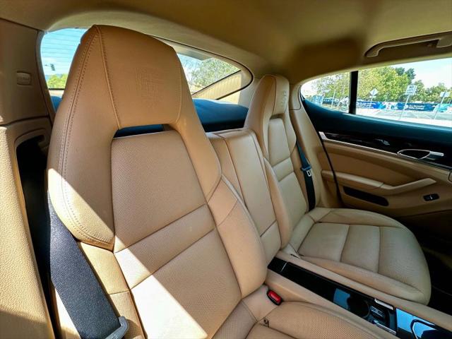 2013 Porsche Panamera Base