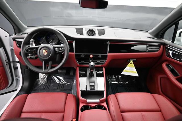 2026 Porsche Macan AWD