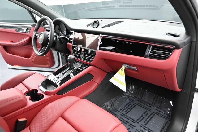 2026 Porsche Macan AWD