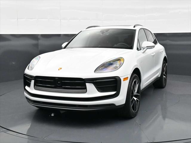 2026 Porsche Macan AWD