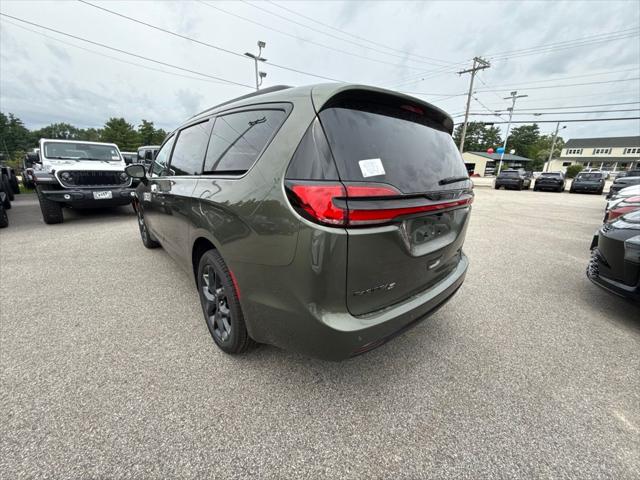2027 Chrysler Pacifica Limited
