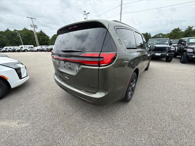2027 Chrysler Pacifica Limited