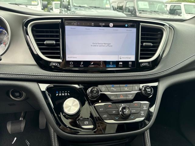 2027 Chrysler Pacifica Limited