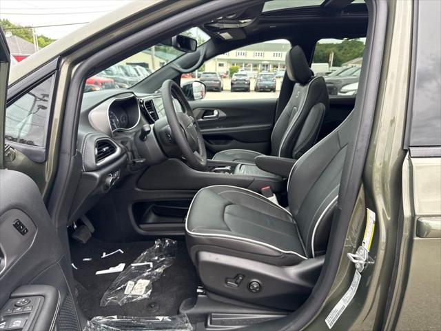 2027 Chrysler Pacifica Limited