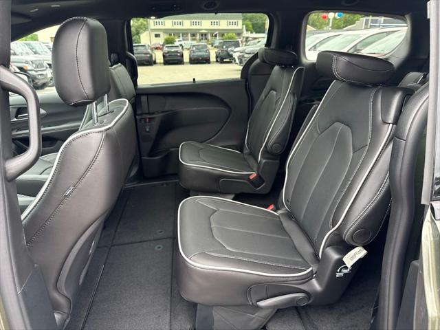 2027 Chrysler Pacifica Limited