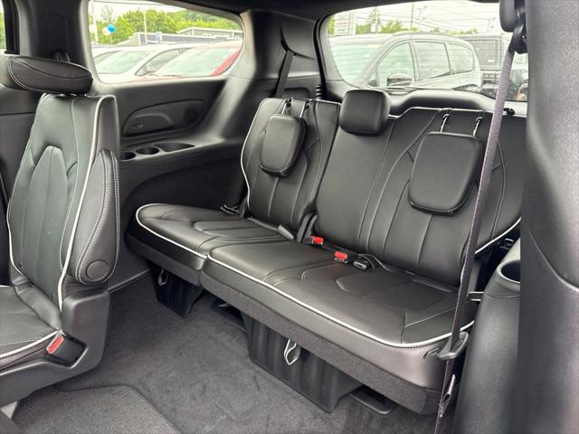 2027 Chrysler Pacifica Limited