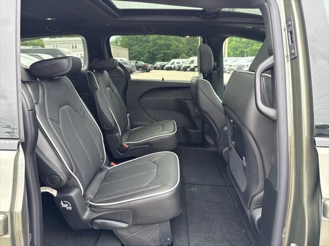 2027 Chrysler Pacifica Limited