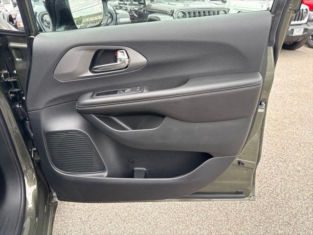 2027 Chrysler Pacifica Limited