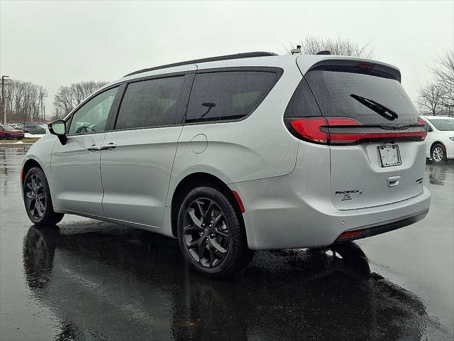 2026 Chrysler Pacifica Limited AWD