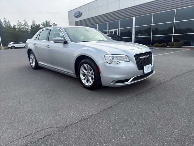 2021 Chrysler 300 Touring 2021 Chrysler 300 Touring