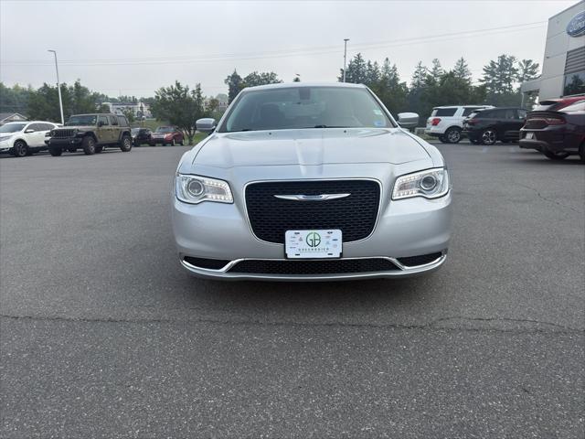 2021 Chrysler 300 Touring 2021 Chrysler 300 Touring