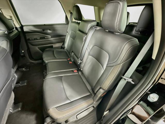2023 Nissan Pathfinder SL 4WD