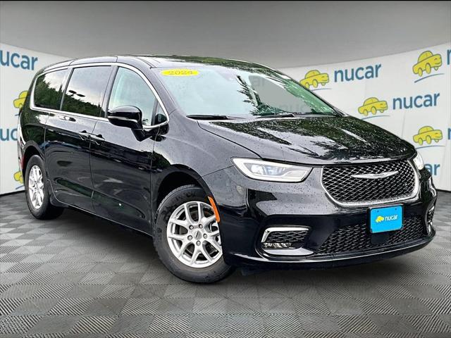 2024 Chrysler Pacifica Touring L for sale in Norwood, MA