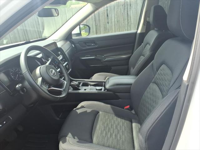 2025 Nissan Pathfinder SV 4WD