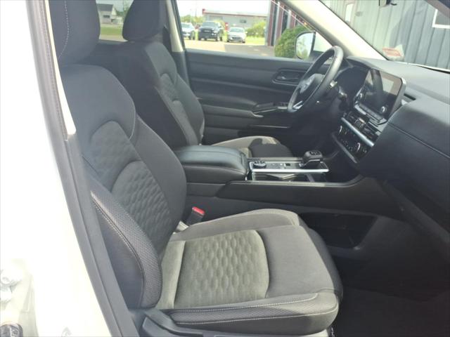2025 Nissan Pathfinder SV 4WD