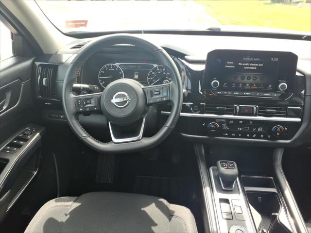 2025 Nissan Pathfinder SV 4WD