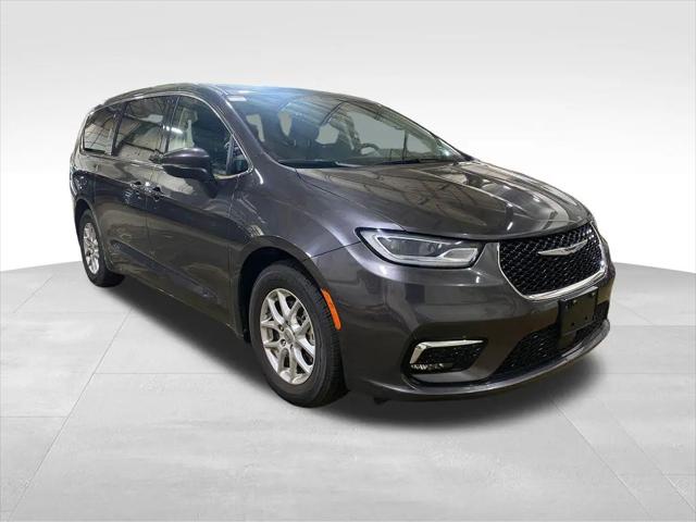2023 Chrysler Pacifica Touring L for sale in Benton Harbor, MI