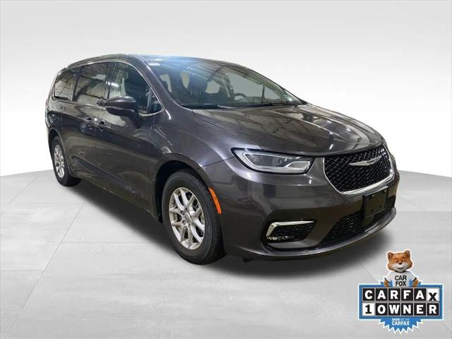 2023 Chrysler Pacifica Touring L for sale in Benton Harbor, MI