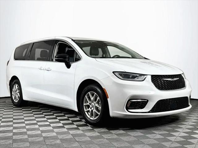 2024 Chrysler Pacifica Touring L for sale in Leesburg, VA