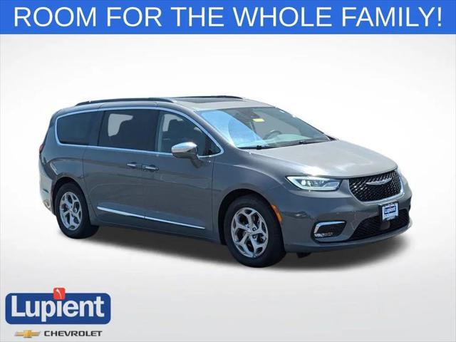 2022 Chrysler Pacifica Limited for sale in Bloomington, MN