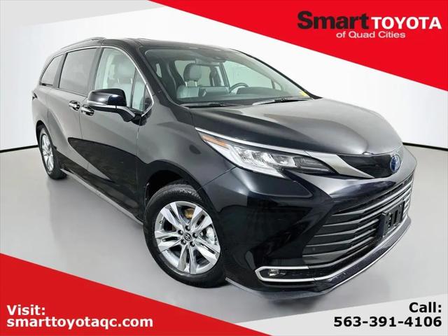 2024 Toyota Sienna Limited for sale in Davenport, IA