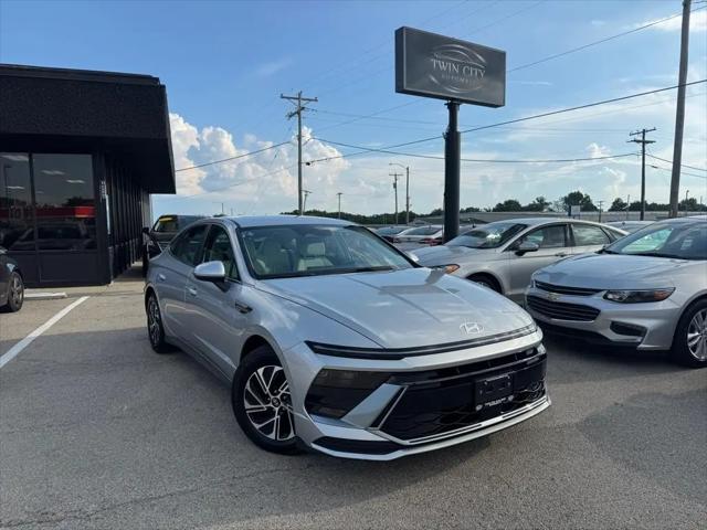 2026 Hyundai Sonata Hybrid Blue for sale in Bloomington, IL