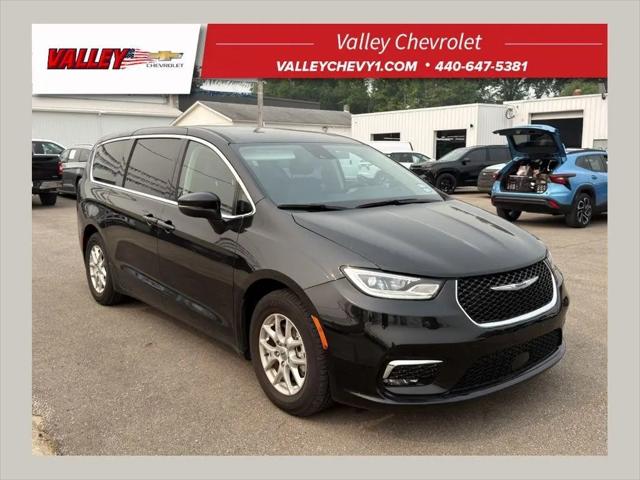 2023 Chrysler Pacifica Touring L for sale in Wellington, OH