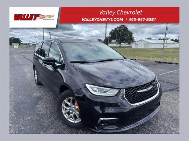 2023 Chrysler Pacifica Touring L for sale in Wellington, OH