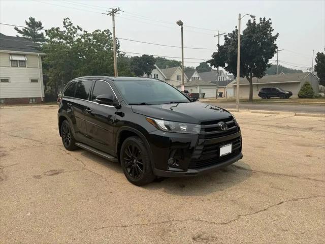 2019 Toyota Highlander XLE for sale in Milwaukee, WI