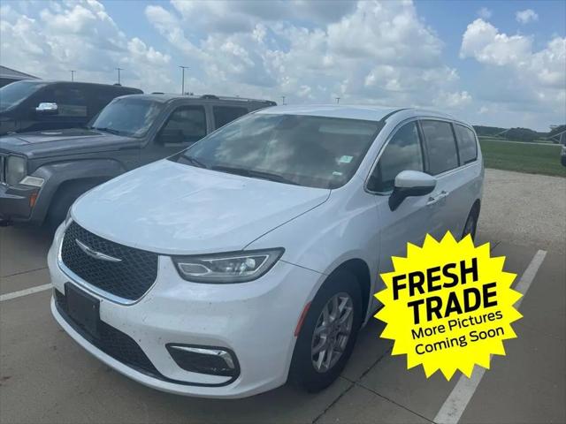 2023 Chrysler Pacifica Touring L for sale in Charles City, IA