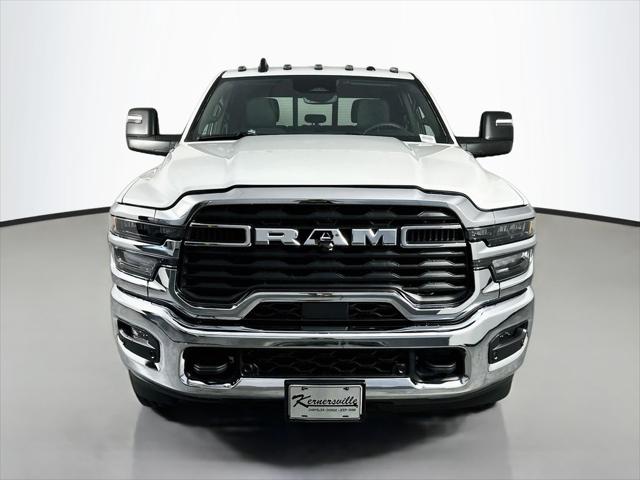 2026 RAM Ram 3500 RAM 3500 TRADESMAN CREW CAB 4X4 64 BOX